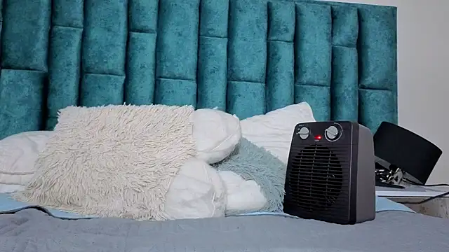 Emma Foxi online show from February 9, 8:40 pm