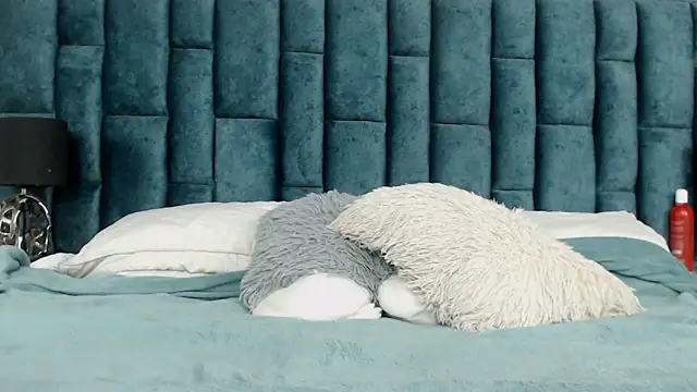 Snapshot of Emma_Foxi chatting on November 18, 8:45 pm Emma Foxi online show from November 18, 8:45 pm