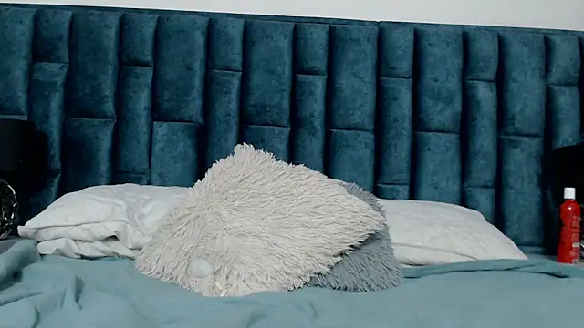 Snapshot of Emma_Foxi chatting on October 26, 7:47 pm Emma Foxi online show from October 26, 7:47 pm