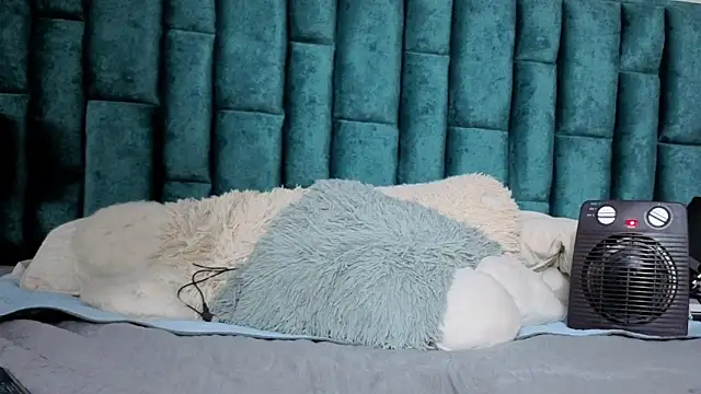 Emma Foxi online show from February 13, 7:36 pm