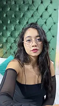 Snapshot of Lily_June chatting on May 18, 6:12 pm Lily June online show from May 18, 6:12 pm