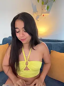 Lily June online show from December 19, 8:33 pm