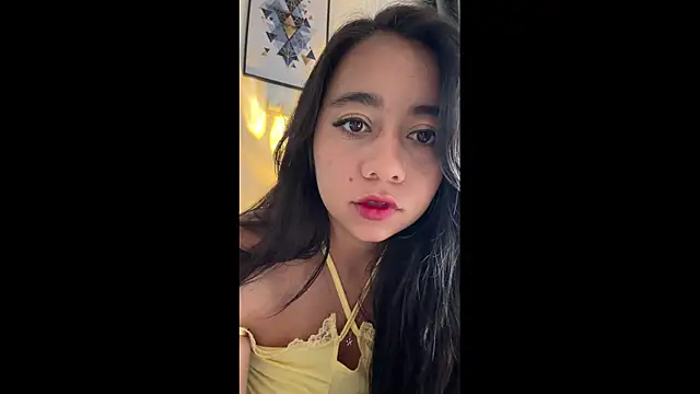 Lily June online show from March 4, 7:10 pm