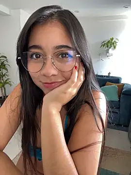 Lily June online show from November 3, 4:10 pm