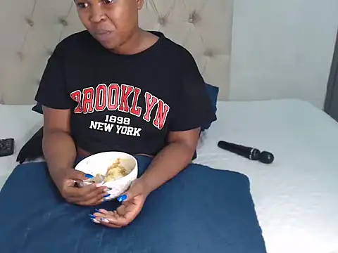 Snapshot of Lolly_Ramochele chatting on February 17, 9:23 pm Lolly Ramochele online show from February 17, 9:23 pm