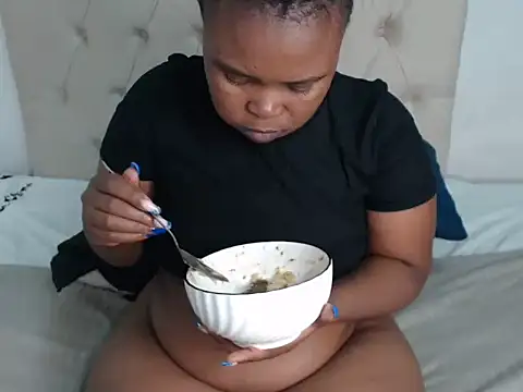 Snapshot of Lolly_Ramochele chatting on February 23, 3:01 pm Lolly Ramochele online show from February 23, 3:01 pm