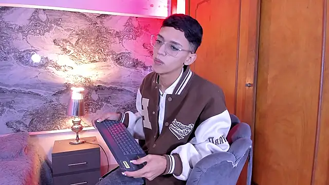 BILLY JAMEES online show from February 17, 12:35 pm