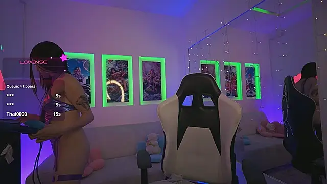 JadeSummerr online show from May 4, 7:17 pm