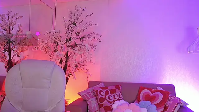 JadeSummerr online show from March 17, 11:35 am