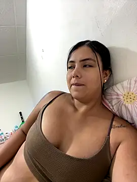 Snapshot of LICEET chatting on November 22, 11:58 pm LICEET online show from November 22, 11:58 pm