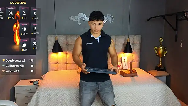 Snapshot of Horny_nick18 chatting on October 2, 12:19 pm Horny nick18 online show from October 2, 12:19 pm