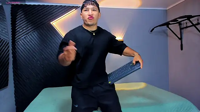 Horny nick18 online show from March 25, 12:37 pm