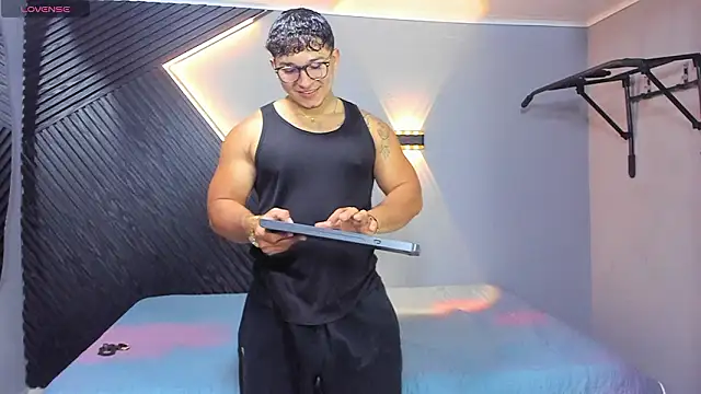 Horny nick18 online show from March 12, 12:42 pm