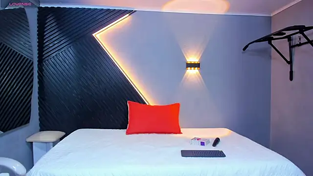 Horny nick18 online show from April 14, 10:31 am