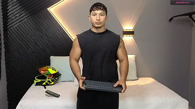 Horny nick18 online show from February 21, 1:02 pm