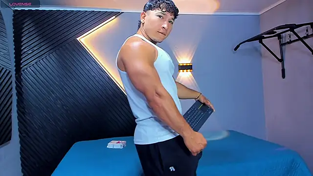 Horny nick18 online show from March 24, 2:50 pm