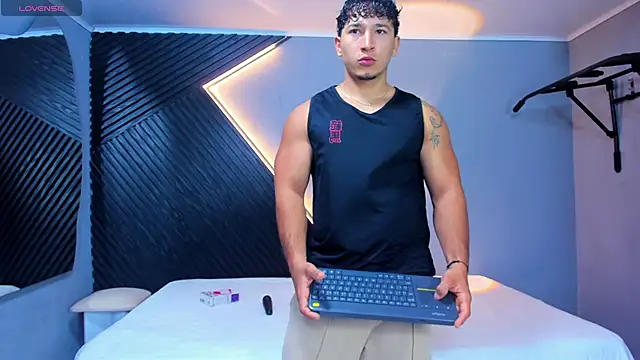 Horny nick18 online show from April 13, 4:11 pm