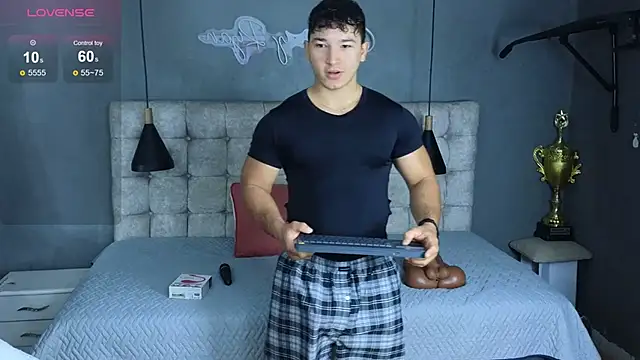 Snapshot of Horny_nick18 chatting on November 6, 10:41 am Horny nick18 online show from November 6, 10:41 am