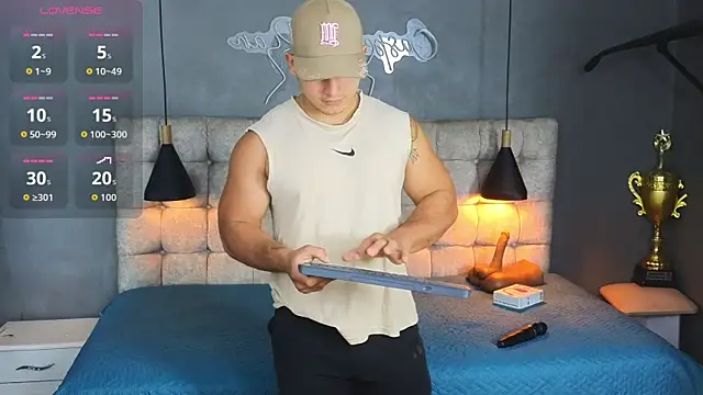 Horny nick18 online show from December 19, 10:39 am