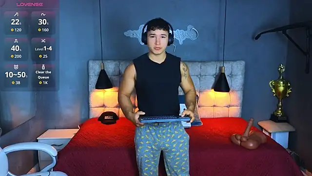 Snapshot of Horny_nick18 chatting on October 16, 2:03 pm Horny nick18 online show from October 16, 2:03 pm
