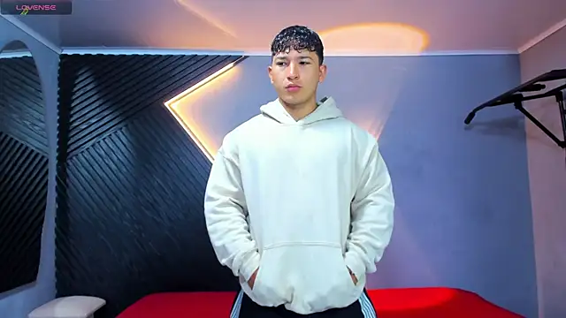 Horny nick18 online show from May 27, 11:17 am