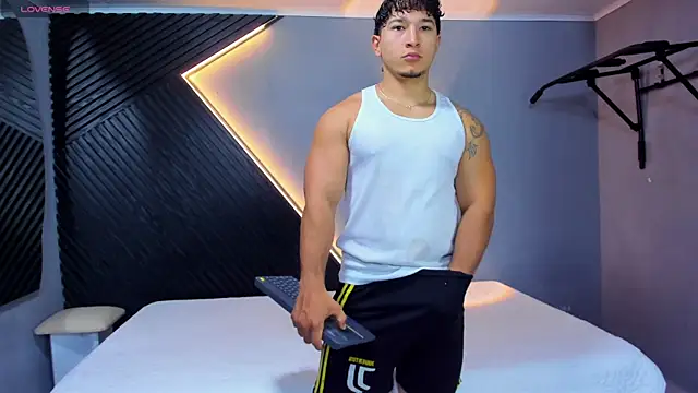 Horny nick18 online show from May 6, 11:47 am