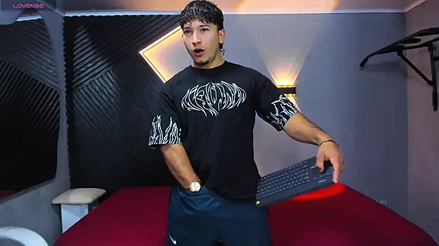 Horny nick18 online show from May 7, 1:47 pm
