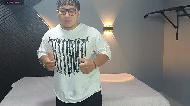 Horny nick18 online show from March 9, 1:36 pm