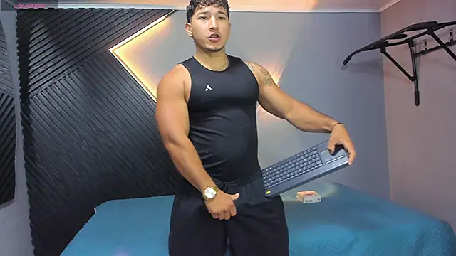 Horny nick18 online show from March 21, 1:26 pm