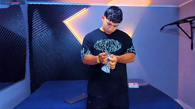 Horny nick18 online show from March 13, 11:37 am