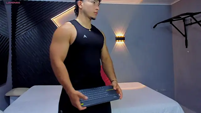Horny nick18 online show from May 11, 1:34 pm