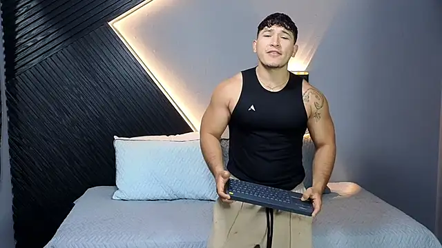 Horny nick18 online show from February 7, 12:57 pm