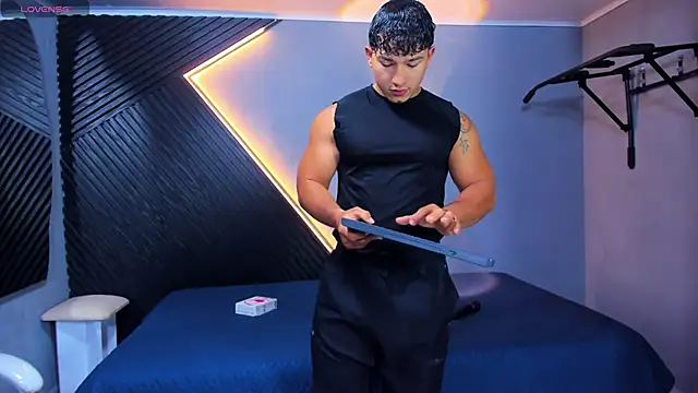 Horny nick18 online show from April 8, 11:33 am