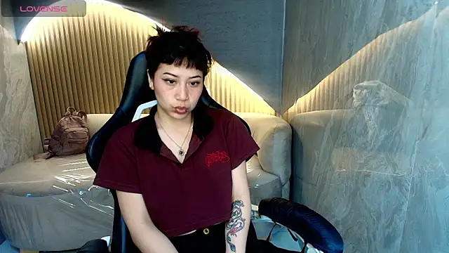 valentina r  online show from April 19, 3:07 am