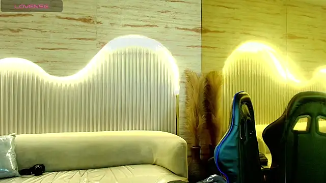 valentina r  online show from March 27, 3:37 am