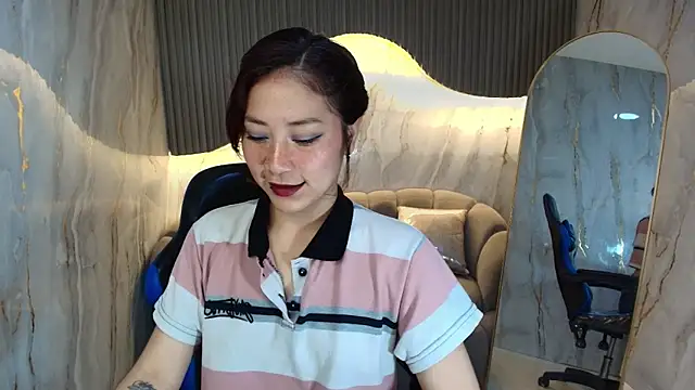 valentina r  online show from November 18, 3:21 am