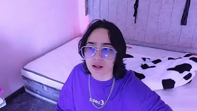 Snapshot of katalinathxandbritney1 chatting on September 11, 8:53 pm katalinathxandbritney1 online show from September 11, 8:53 pm