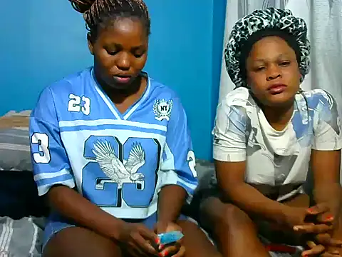 SweetHoney21  online show from November 9, 8:24 pm