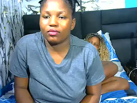 SweetHoney21  online show from March 4, 9:55 pm