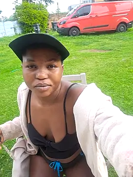 SweetHoney21  online show from December 18, 5:34 am