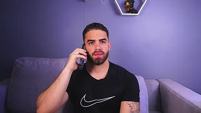 Snapshot of Paul_Phoenix chatting on December 2, 6:42 pm Paul Phoenix online show from December 2, 6:42 pm