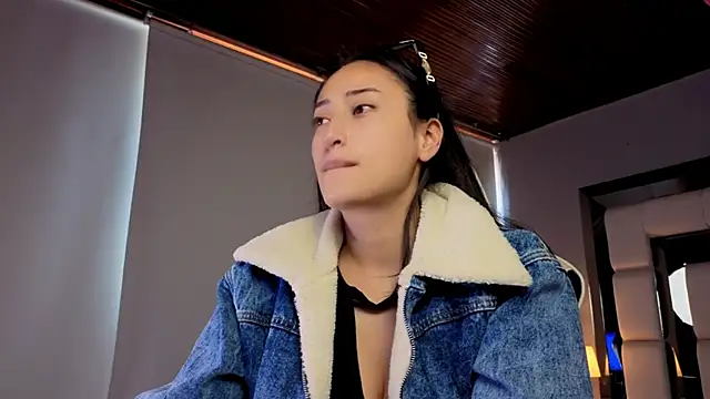 Adhara7 online show from February 27, 7:35 pm