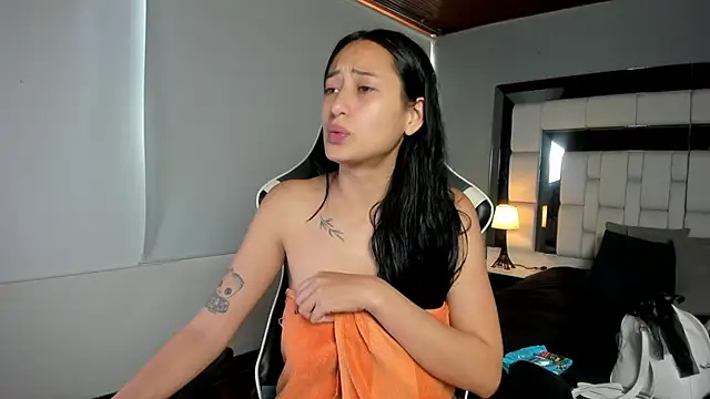 Adhara7 online show from November 4, 7:39 pm