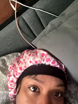 Snapshot of PrettyBabriexox chatting on November 4, 1:15 pm PrettyBabriexox online show from November 4, 1:15 pm