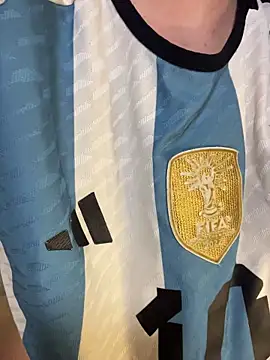 Snapshot of karinasantos_ chatting on February 24, 11:05 pm karinasantos online show from February 24, 11:05 pm