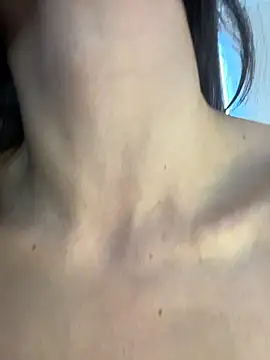 Snapshot of karinasantos_ chatting on February 12, 9:25 pm karinasantos online show from February 12, 9:25 pm