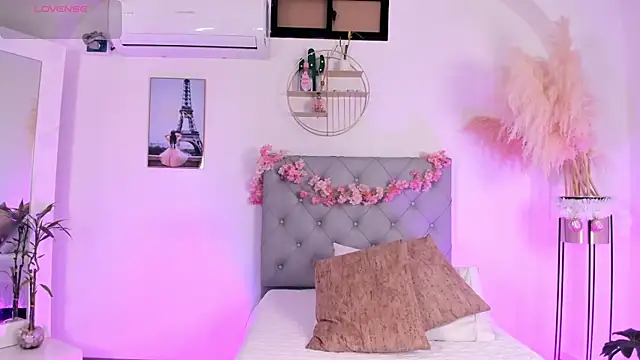 MartinnaGreco online show from December 15, 8:36 pm