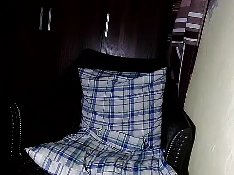 mimi15 online show from March 15, 11:01 pm