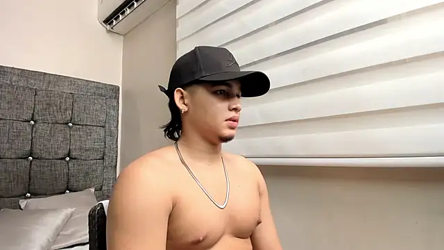 Riky Strong online show from November 7, 3:11 am