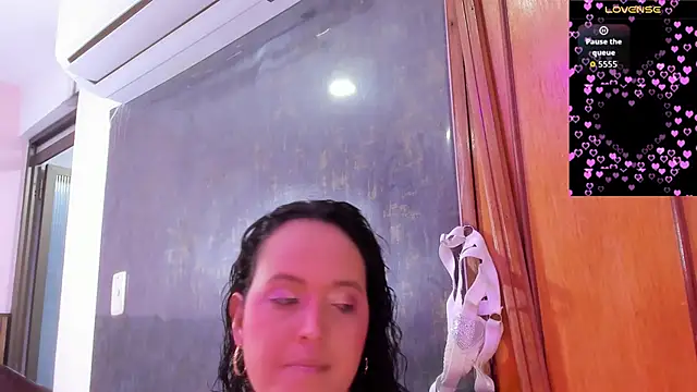dalia roses online show from May 22, 11:58 pm